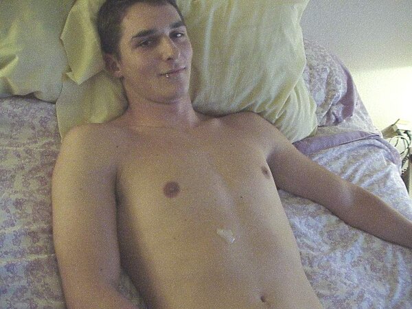 Kinky twink wants to be tied up gagged and spanked while he strokes