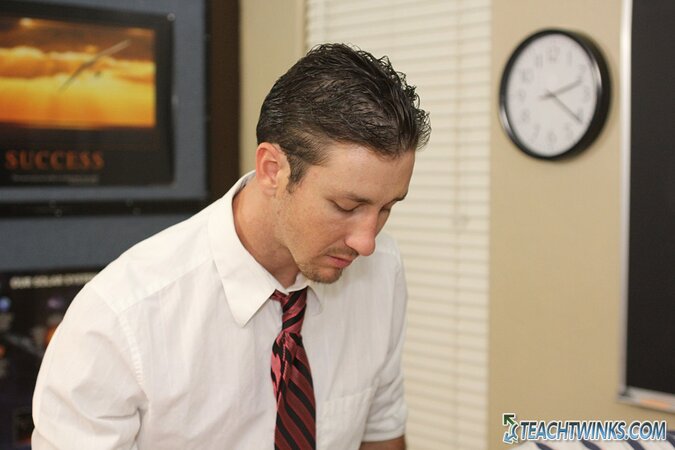 Dean Holland cheats on his boyfriend with teacher Danny Brooks