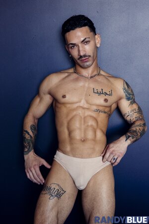 Roman Todd gets ridden hard by vocal bottom Siren Santiago
