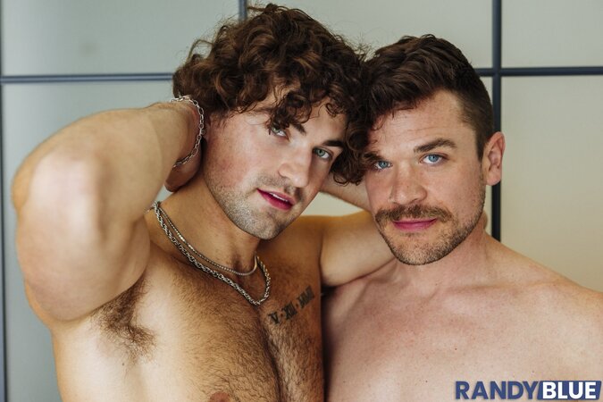 Jack Grey sneaks in for anonymous hook-up sex and breeds Mike Monroe