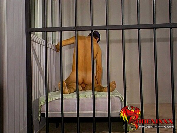 Tyler Ford and Rick Thomas fuck raw in their jail cell