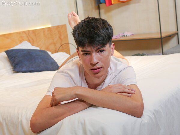 Leo Palmer strokes his cock until he blows his load everywhere