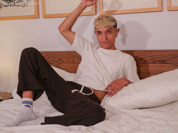 Maly Radley auditions with a sensual solo stroke session