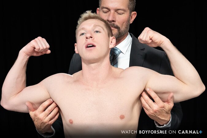 Grayson Cole gets stripped, oiled, and bred by Master Dixxon