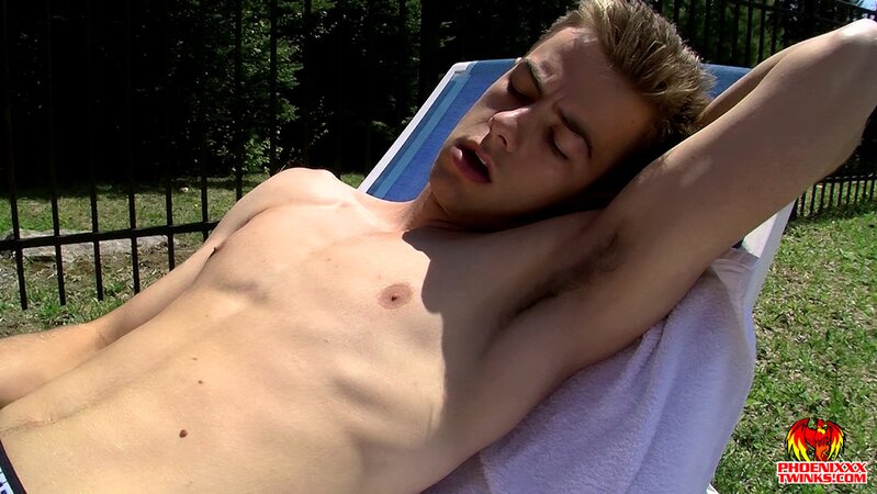 Jake Washington pleasures his young tool until he shoots a load in his own face