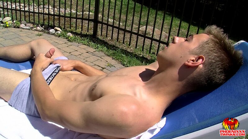 Jake Washington pleasures his young tool until he shoots a load in his own face