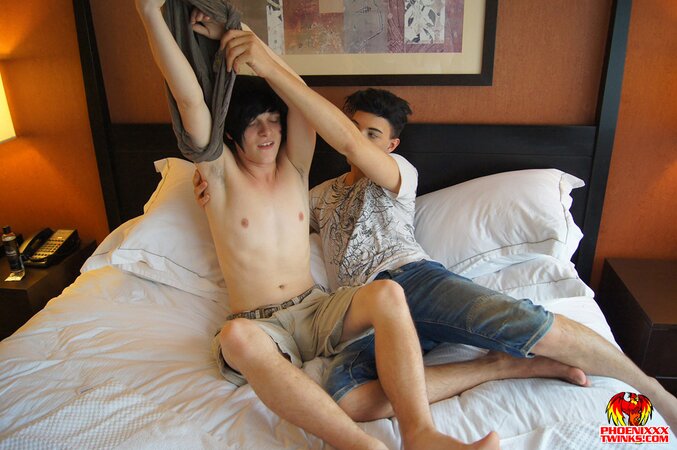 Jake Diamante and Chris Segewick take turns pounding each other raw