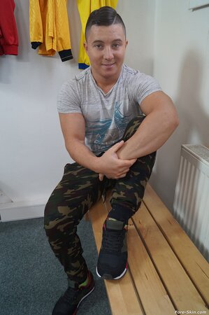 A handsome muscle hunk strips naked for a highly intense solo session