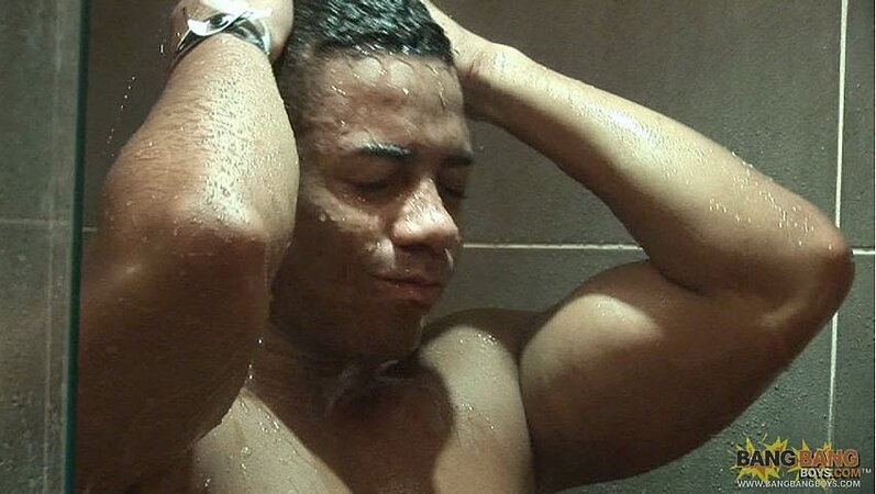 Latino stud Leandro Matt gets up close and personal for a solo showcase