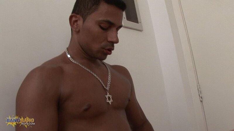 Marcello Mastro trades blowjobs with Gustavo Henry before pounding his ass