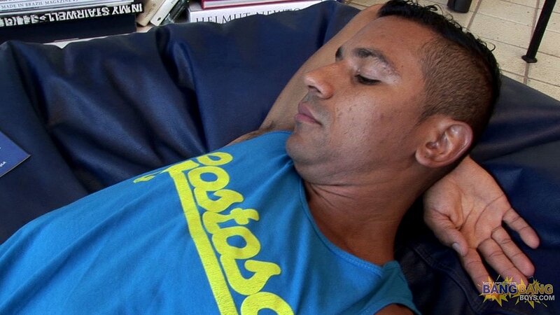 Marcello Mastro rewards Renato with a huge cum facial after a deep fuck