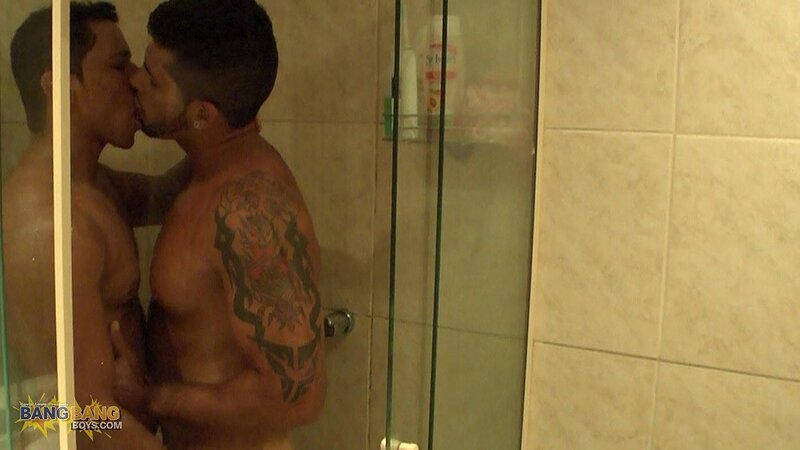 Marcello Mastro massages muscle boy Fred before slamming his ass hard