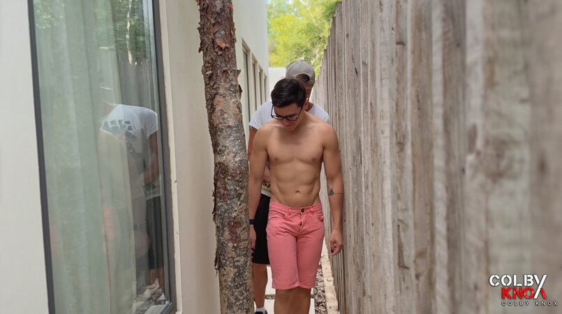 Colby Chambers spreads Alex Gonz for a hot outdoor fuck session