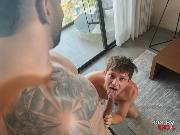 Jesus Octavio gets invited inside to deep drill the hole of Mickey Knox