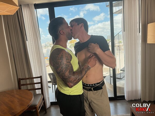 Jesus Octavio gets invited inside to deep drill the hole of Mickey Knox