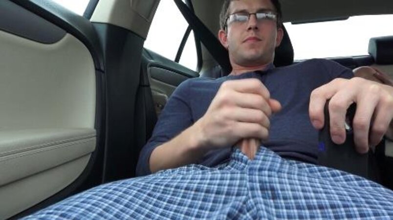 Mickey Knox passes a boring road trip by getting himself off in the car