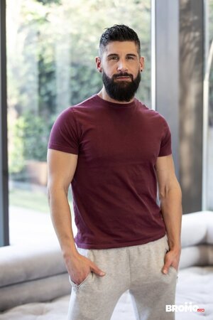 Dominant Marco Napoli drills the throat and hole of bearded Justin Jett