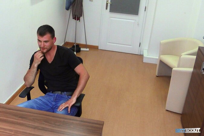 A Slovakian cook gets a deep blowjob and rides a big cock for cruise job