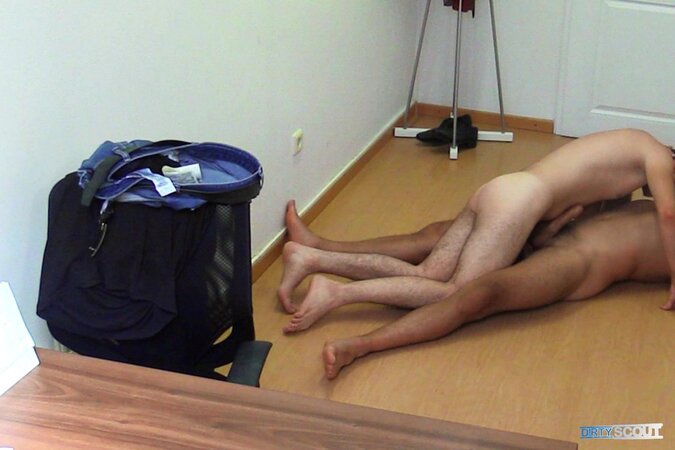A Slovakian cook gets a deep blowjob and rides a big cock for cruise job