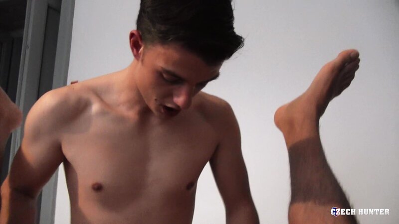A lean cutie from the gym fucks a POV host until a huge body unload