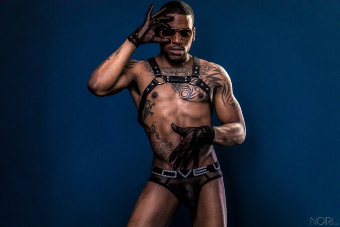 Aaron Reese shows off his tattooed body during an intense solo show