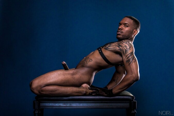 Aaron Reese shows off his tattooed body during an intense solo show