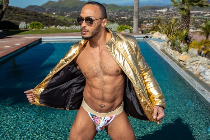 Dillon Diaz strips down completely naked for a steamy solo session