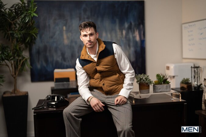 Finance bro Kane Fox catches janitor Leo Louis and fucks his desk