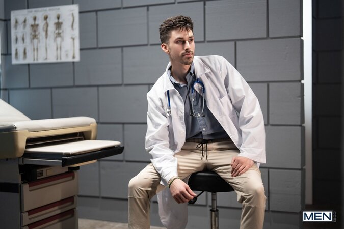 Dr Kane Fox gives Austin Spears an unusual treatment after a messy exam surprise