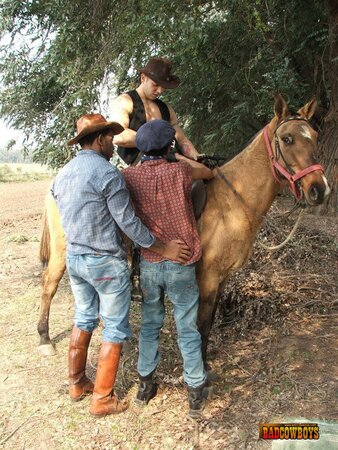 Twink takes double cowboy fucking outdoors