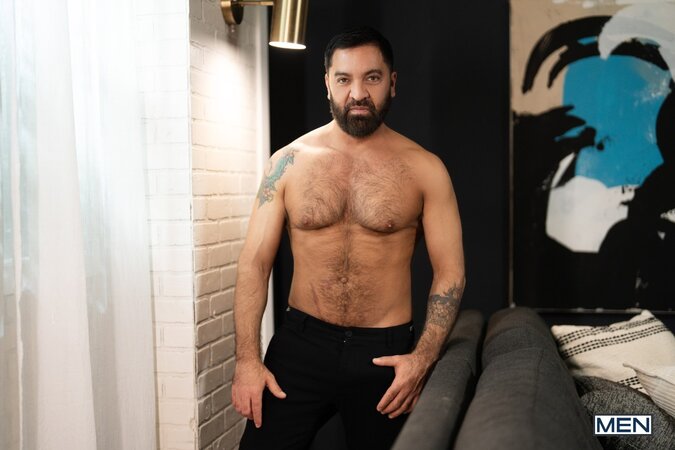Dominic Pacifico brings Ed Steel home for a secret silver fox fuck