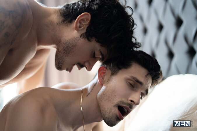 Ashton Summers catches Kane Fox touching himself and decides to stay the night