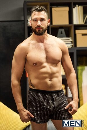 Paddy O Brian uploads his mind into a hunky body to fuck Enzo Rimenez