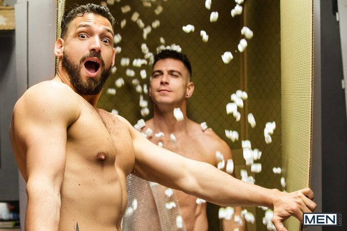 Paddy O Brian uploads his mind into a hunky body to fuck Enzo Rimenez