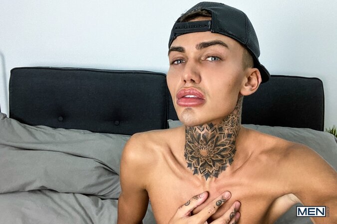 Tattooed twink Logan strips down to his jockstrap for a messy solo show
