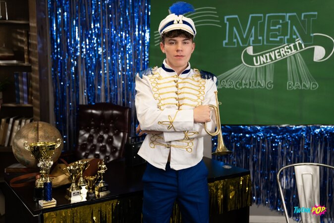 Troye Dean and Drake Von sneak away from band practice for a desk fuck