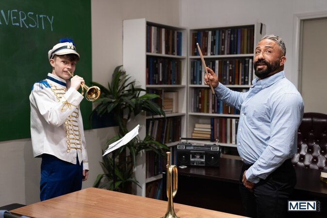 Jake Preston blows professor Ken Rock before drilling him over the desk