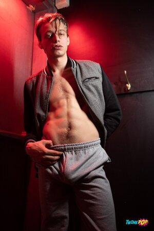 Benjamin Blue ducks inside a doorway with Leo Louis for a deep twink fuck