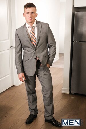 Real estate agent Jake Porter seals the deal with hunk Jason Vario