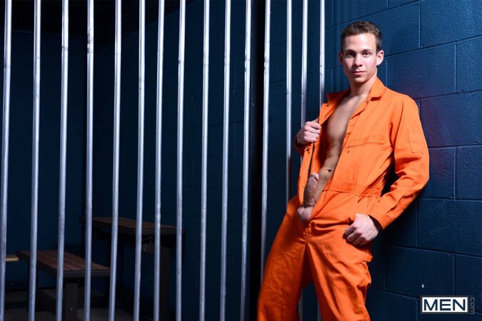 Garrett Cooper finds protection in jail by making a private deal with Rafael Alencar