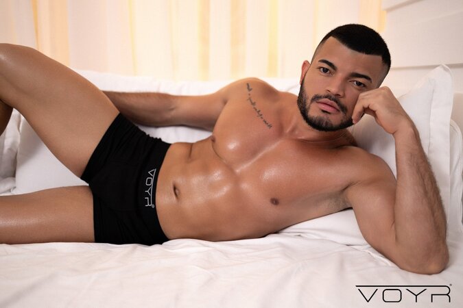 Pierre Carioca takes Matheus Silva hard and leaves the tattooed bottom satisfied