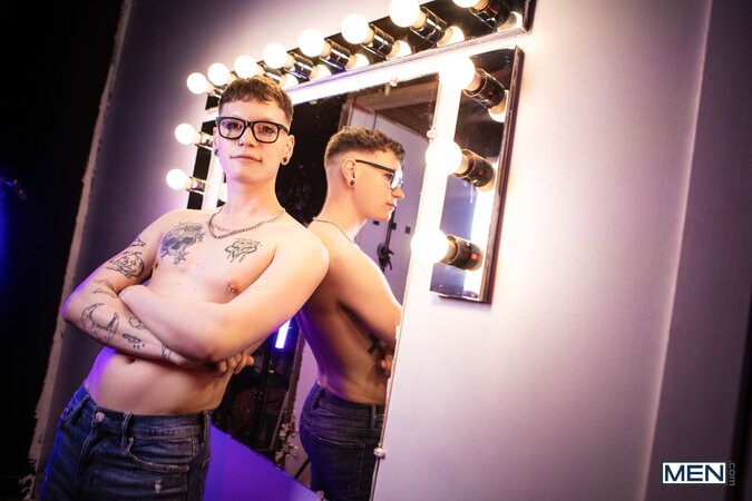Dex Parker catches Marco Bianchi backstage and trades band access for a rough hookup