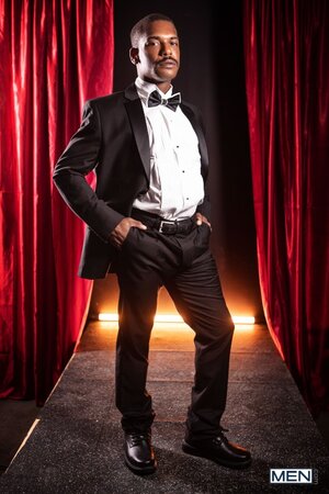 Trent King confronts Adrian Hart backstage and settles the awards feud in private