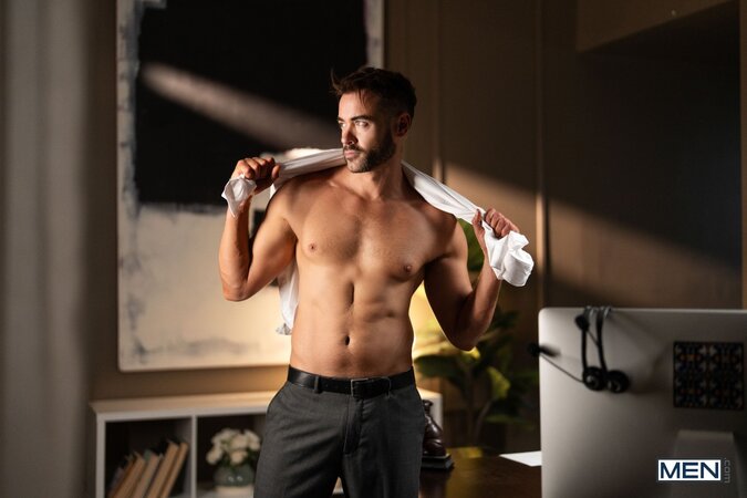 Holden Beau cranks up the office heat until Zac Barrett gives him exactly what he wants