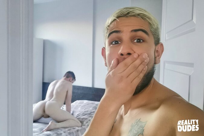 Thyle Knoxx slides his big cock into stepbrother Alex Montenegro in bed