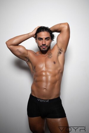 Vitor Guedes Kallel and Hiuri Cruz turn up the heat for a steamy bathroom fuck