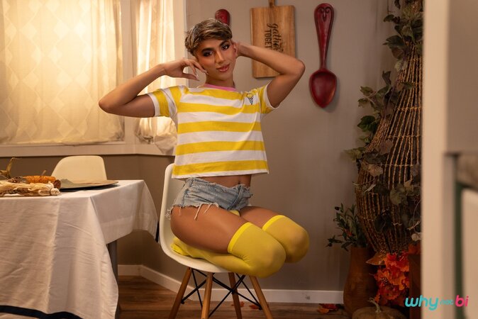 Drake Von hides with Foxy Alex under the Thanksgiving table until Cherry Kiss joins
