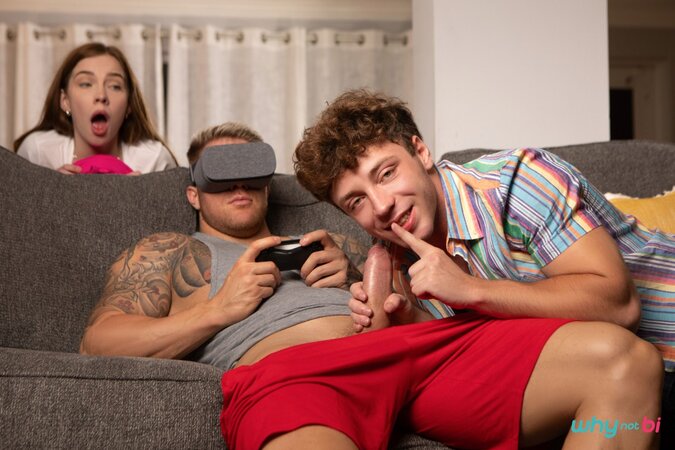 Filou Fitt, Venus Vixen and Calvin Micheals enjoy pounding after gaming