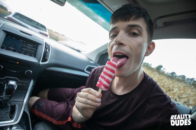 Felix Odair gets his ass iced with a popsicle before taking a big load from his stepdad