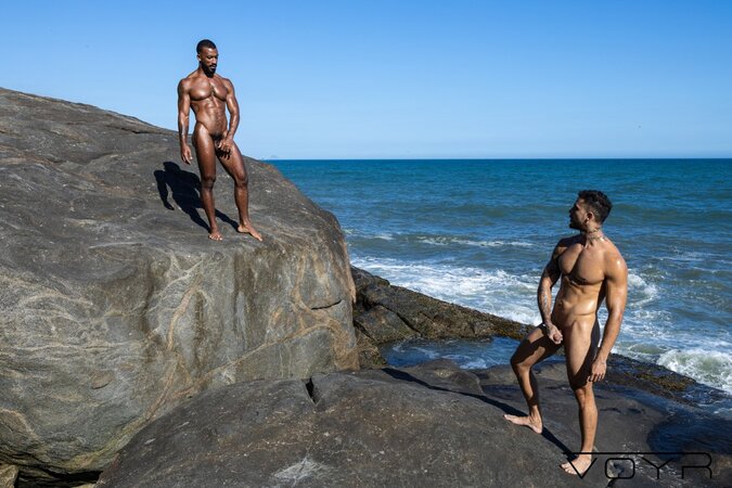 Jonatas and Markin Wolf leave the beach view behind for a sweaty outdoor hookup